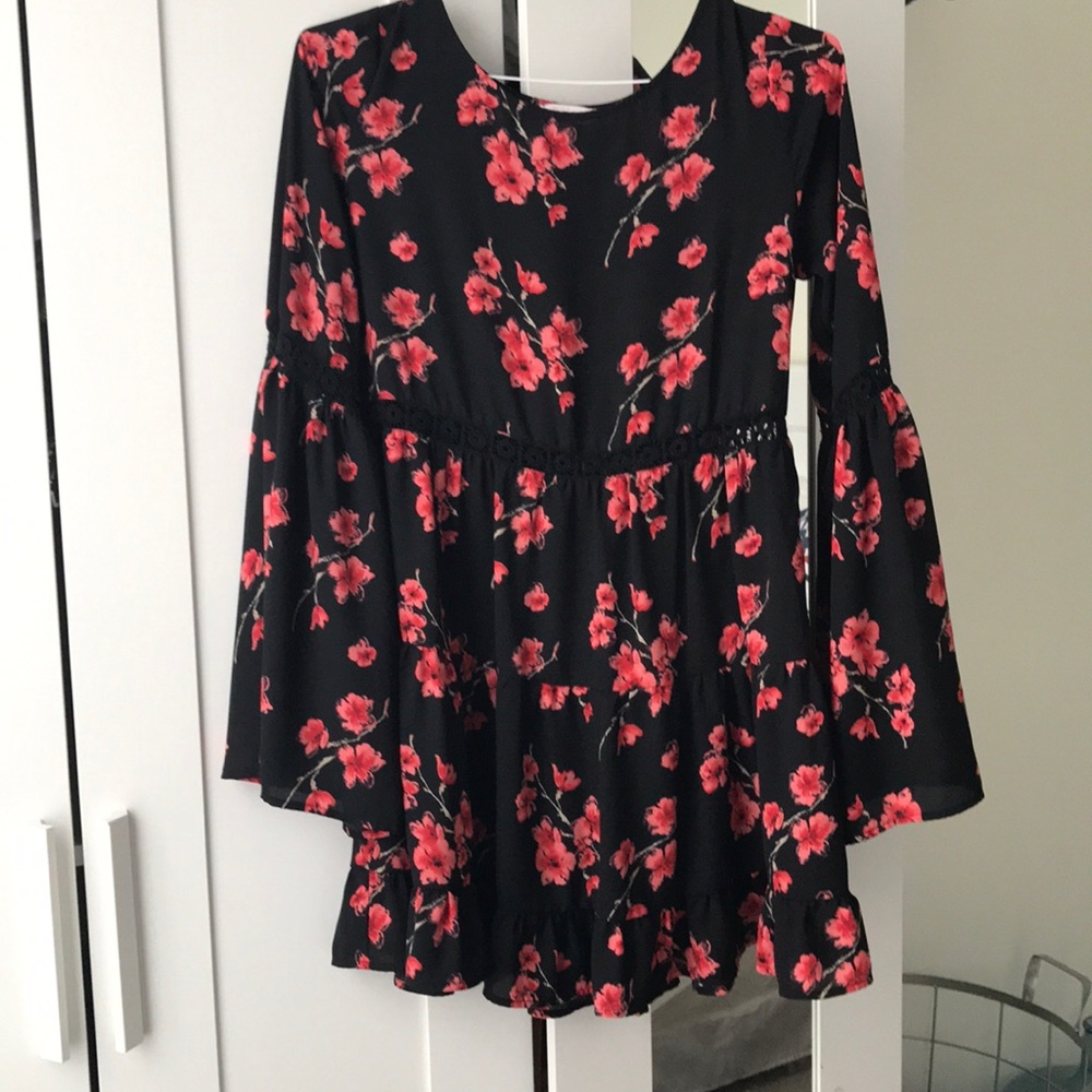 Bell sleeve mini dress